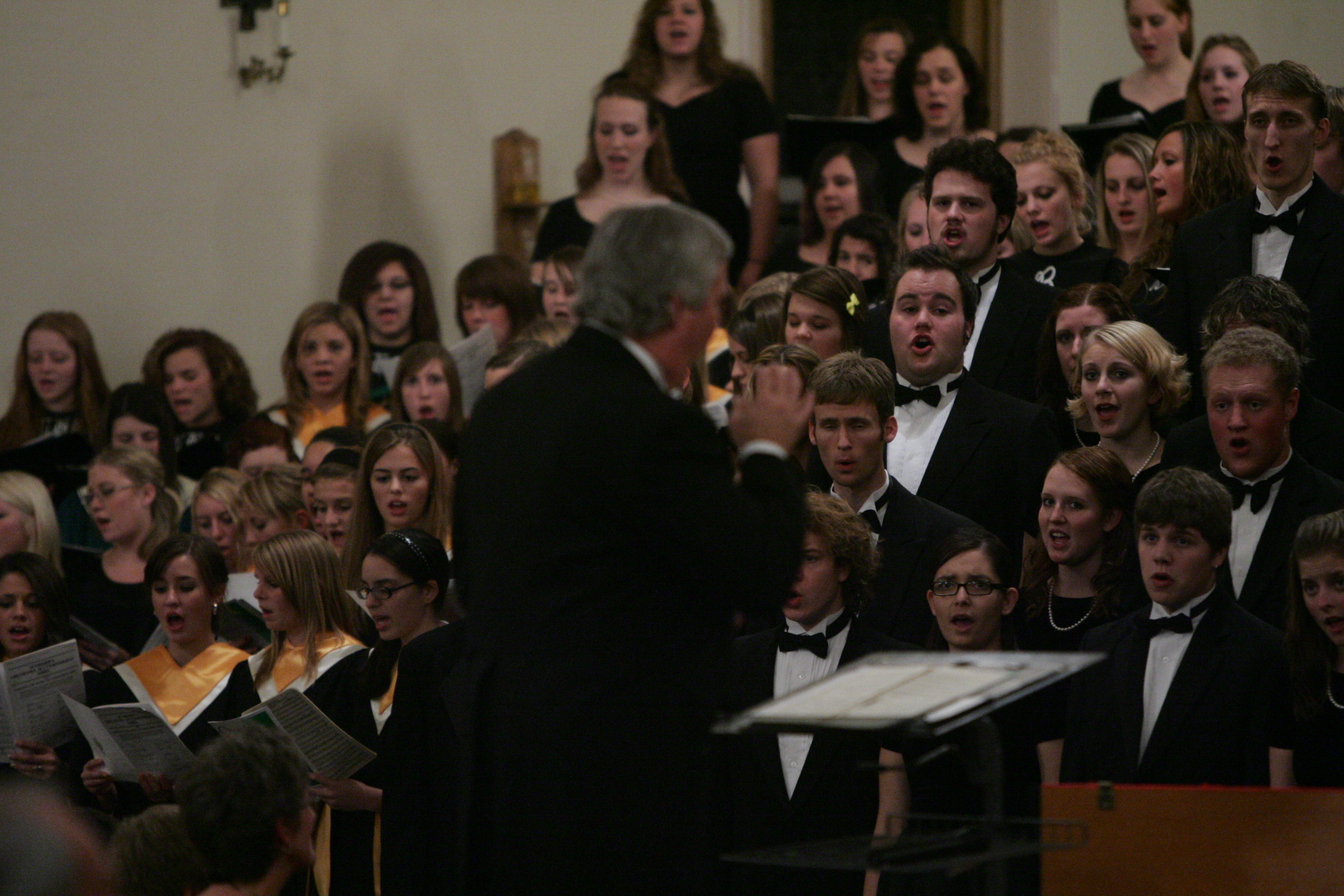 Dickau conducting MSU Festival Choir